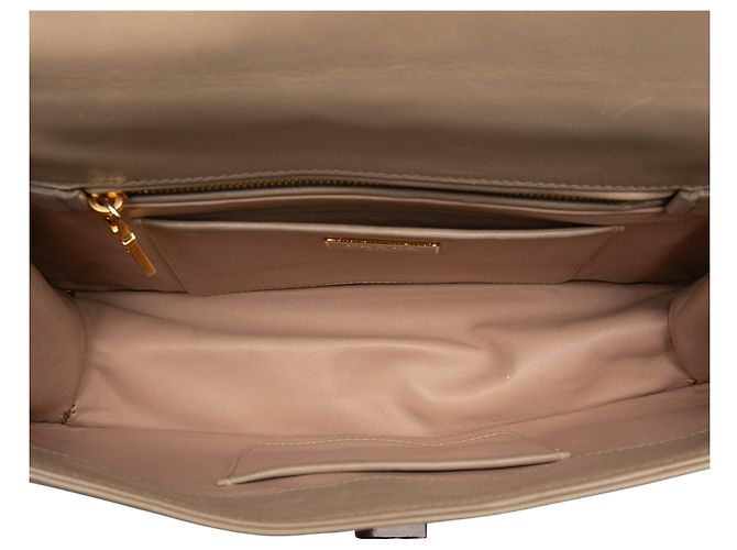 Borsa a tracolla Prada Swing in Nappa Beige con catena in resina - vista 4