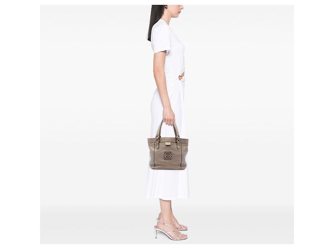 LOEWE Anagram Fusta Tote aus metallic-braunem Leder Bronze - Ansicht 6
