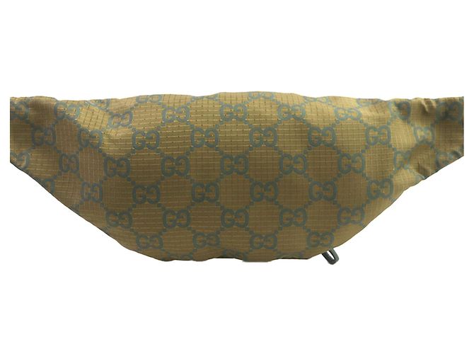 Borsetta a cintura Gucci in nylon ripstop GG marrone Cachi - vista 3