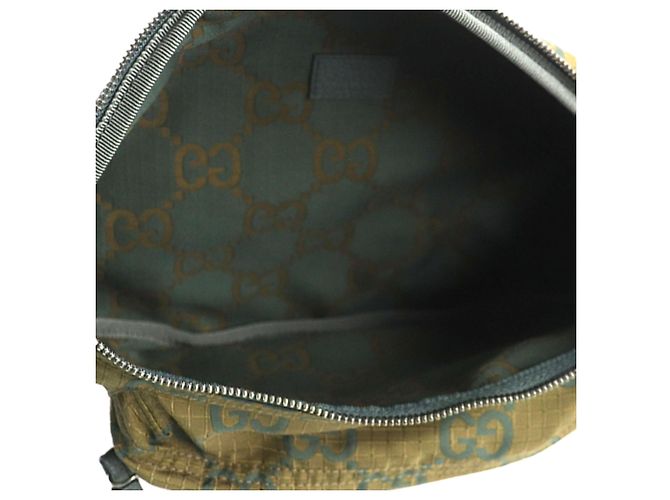 Borsetta a cintura Gucci in nylon ripstop GG marrone Cachi - vista 4
