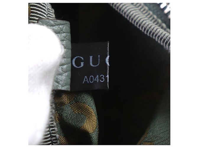 Borsetta a cintura Gucci in nylon ripstop GG marrone Cachi - vista 8
