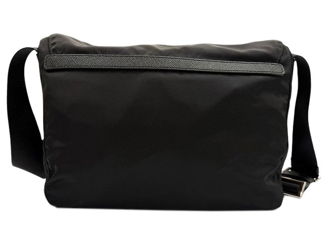 Bolsa Messenger Prada em Tessuto com acabamento em Saffiano preto, zíper e fivela dupla - vista 3