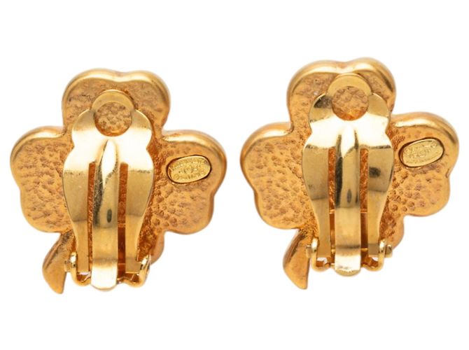 Orecchini a clip Chanel Rosa CC placcati oro smalto quadrifoglio - vista 2