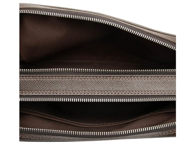 Clutch Louis Vuitton Brown Taiga Neo Pavel Marrom - vista 4