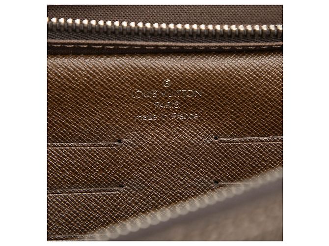 Clutch Louis Vuitton Brown Taiga Neo Pavel Marrom - vista 5