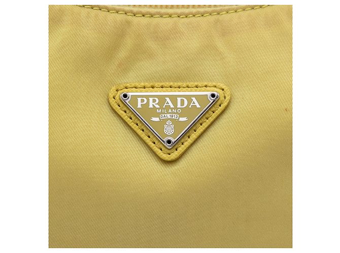 Borsa a tracolla Prada Mini Tessuto Re Edition 2000 Gialla Giallo - vista 5