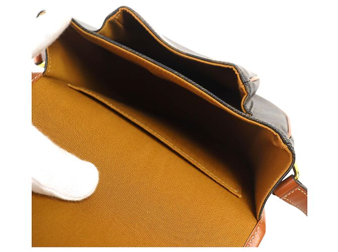 Céline Celine Brown Medium Triomphe Coated Canvas Folco Crossbody Marrone Marrone scuro - vista 4