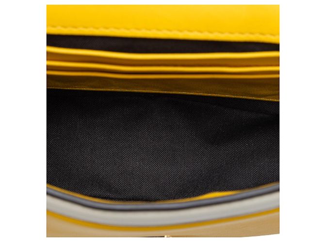 Borsa a spalla Fendi Yellow Mini Bicolor Nappa Apolo Chain Baguette Giallo - vista 4