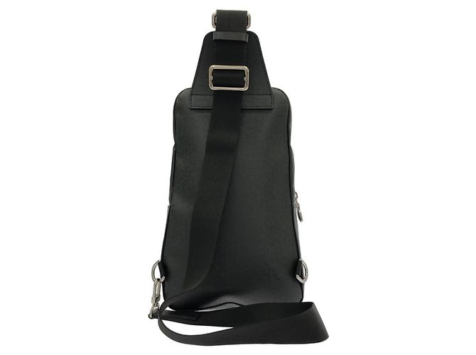 Borsa a tracolla Louis Vuitton Taiga Avenue Nero - vista 2