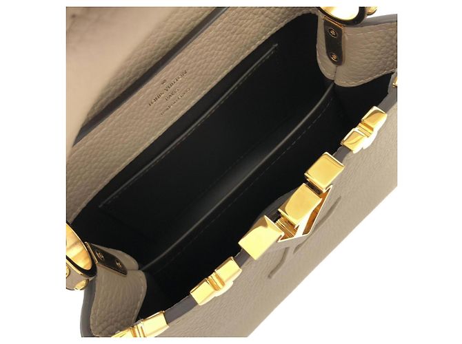 Borsa Louis Vuitton Capucines MINI M24567 - vista 6