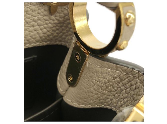 Borsa Louis Vuitton Capucines MINI M24567 - vista 7