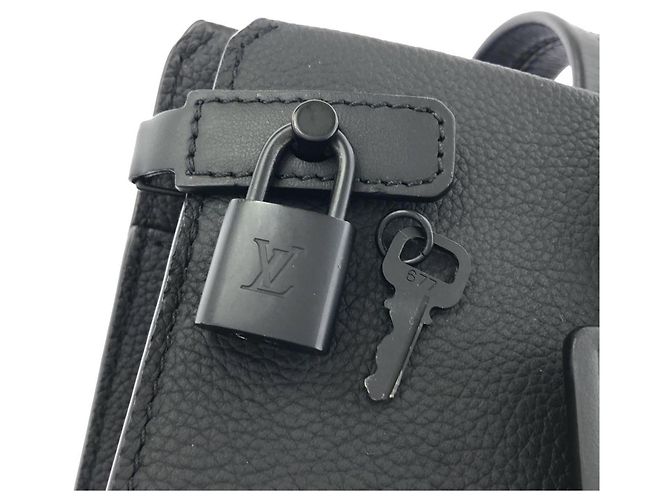 Borsa Tote Louis Vuitton LV Aerogram Takeoff Nero - vista 4