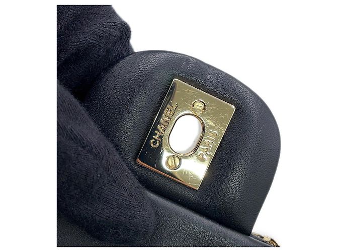 Borsa a tracolla mini Chanel Matelassé Nero - vista 13