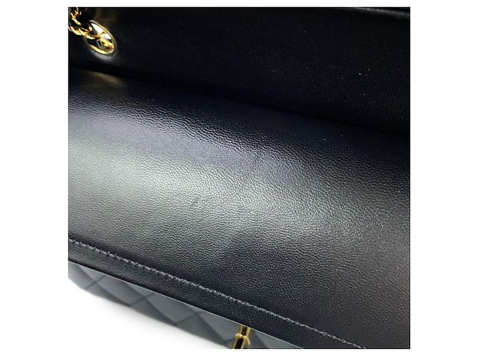 Timeless Chanel Classic Matelassé Schultertasche mit Kette Schwarz - Ansicht 15