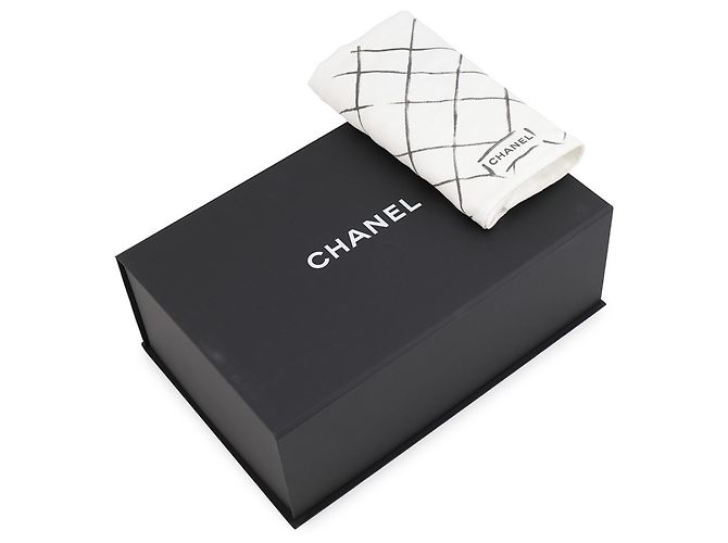 Timeless Chanel Classic Matelassé Schultertasche mit Kette Schwarz - Ansicht 19
