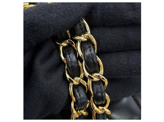 Bolsa de Ombro Chanel Matelassé em pele de cordeiro Preto - vista 15