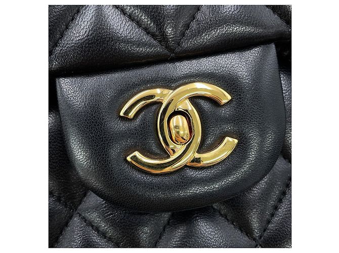 Bolsa de Ombro Chanel Matelassé em pele de cordeiro Preto - vista 16