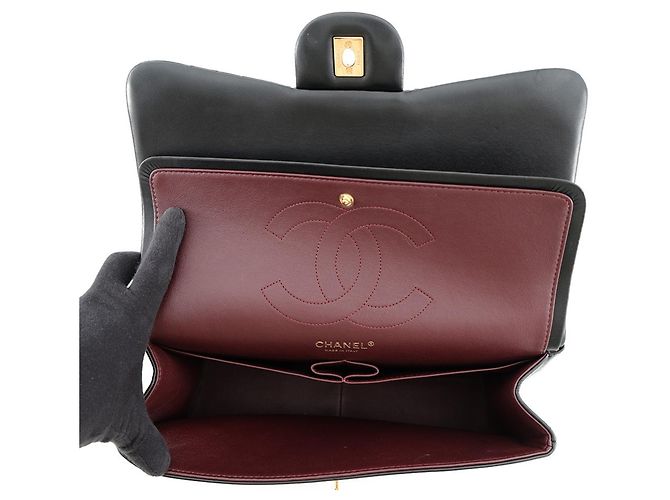 Bolsa de Ombro Chanel Matelassé em pele de cordeiro Preto - vista 7