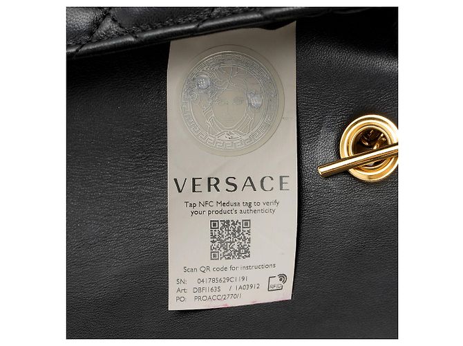 Bolsa de aba pequena Medusa Square em couro acolchoado Versace Preto - vista 8