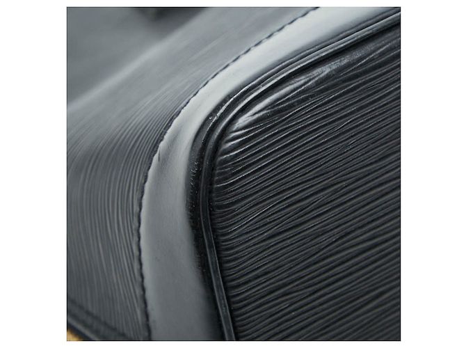 Borsa Louis Vuitton Epi Alma in Noir Nero - vista 3