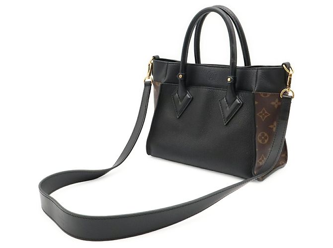 Borsa Louis Vuitton Monogram On My Side PM Nero Monogramma - vista 3