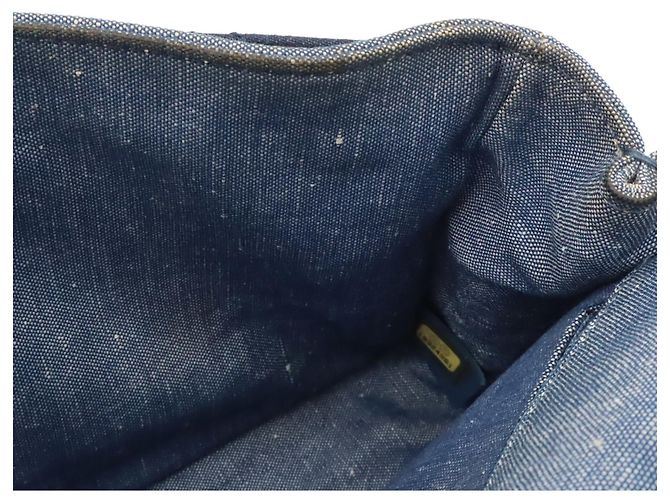 Borsa a tracolla Chanel Medallion Matelassé in denim Blu - vista 8