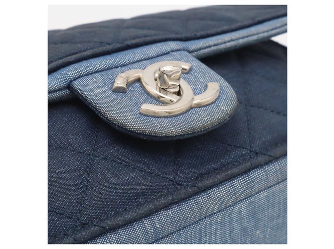 Borsa a tracolla Chanel Medallion Matelassé in denim Blu - vista 9