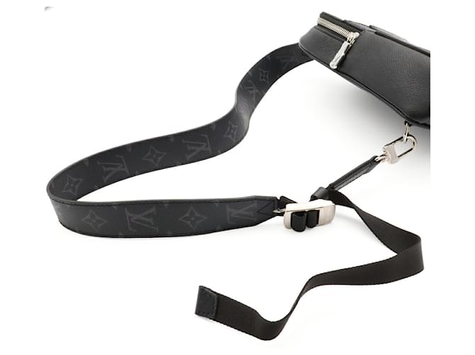 Borsa Sling Louis Vuitton Taigarama Monogram Eclipse Nero Monogramma - vista 5