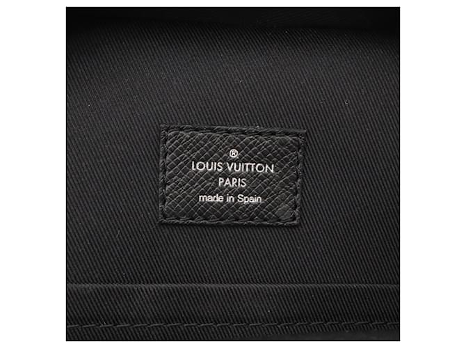 Borsa Sling Louis Vuitton Taigarama Monogram Eclipse Nero Monogramma - vista 7