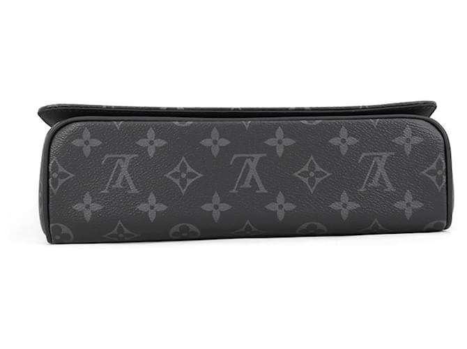 Borsa a tracolla Louis Vuitton Monogram Eclipse District PM Nero Monogramma - vista 3