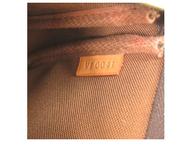 Louis Vuitton Pochette Accessoires Monogram Handbag Marrone Monogramma - vista 9