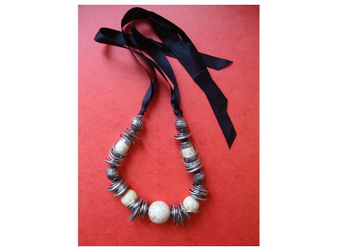 Autre Marque Collana fantasia con perle crema e argento Crudo - vista 3
