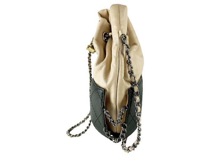 Borsa a tracolla Chanel in beige e nero - vista 2