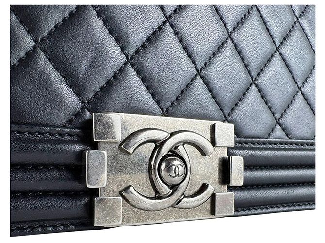 Borsa a tracolla Chanel Boy Large in pelle di agnello Nero - vista 9