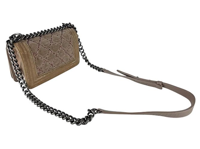 Le Boy Bolsa de Ombro Chanel Boy em Veludo Castanho claro - vista 10