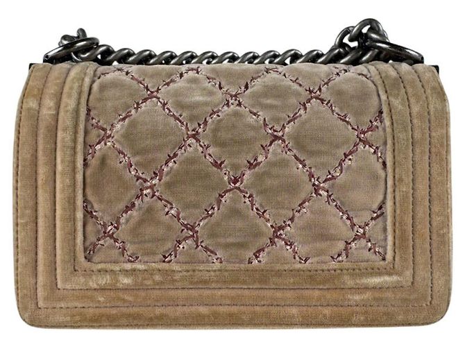 Le Boy Bolsa de Ombro Chanel Boy em Veludo Castanho claro - vista 3