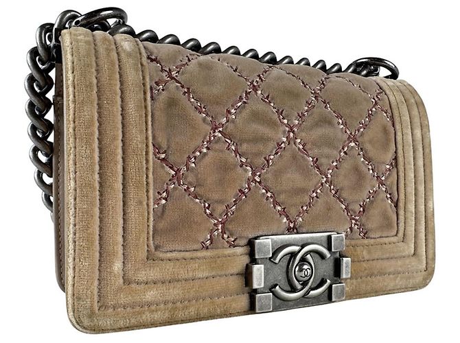 Le Boy Bolsa de Ombro Chanel Boy em Veludo Castanho claro - vista 9