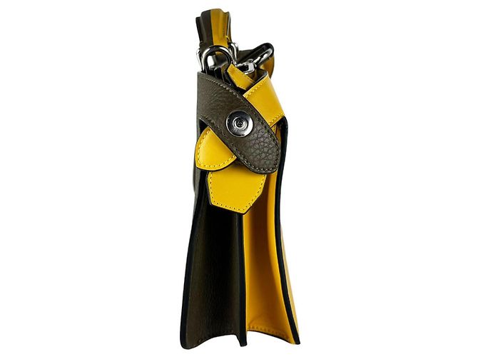 Borsa a tracolla Fendi Peekaboo I.U. in Khaki e Yellow Cachi Giallo - vista 2