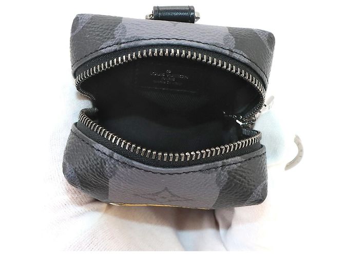 Louis Vuitton LV Squared Porte Clé Handbag Pouch Monogramma - vista 7