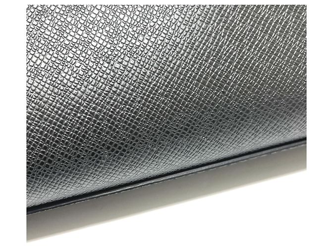 Louis Vuitton Schultertasche aus Taiga-Leder Schwarz - Ansicht 14