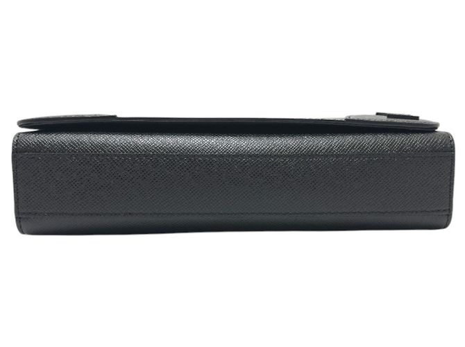 Louis Vuitton Schultertasche aus Taiga-Leder Schwarz - Ansicht 6