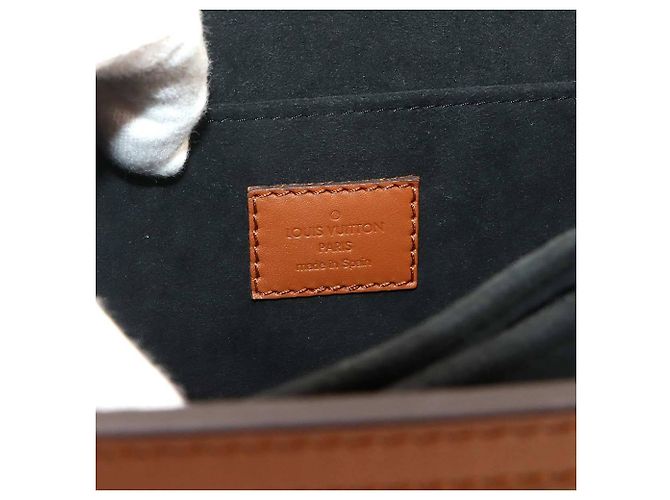 Bolsa de Ombro Louis Vuitton Monogram Reverse Dauphine MM Marrom Monograma - vista 8