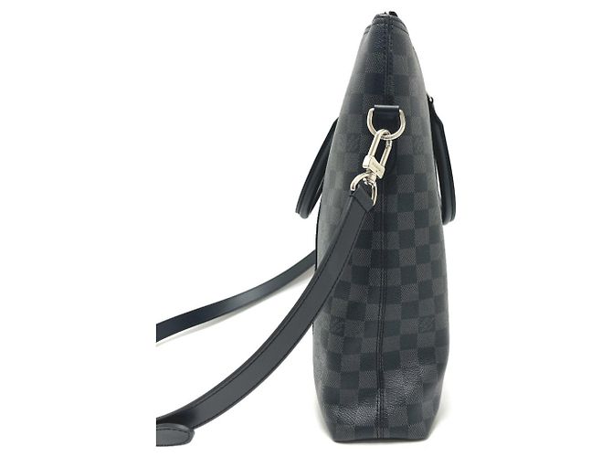 Borsa Louis Vuitton Anton in Damier Graphite Nero - vista 4