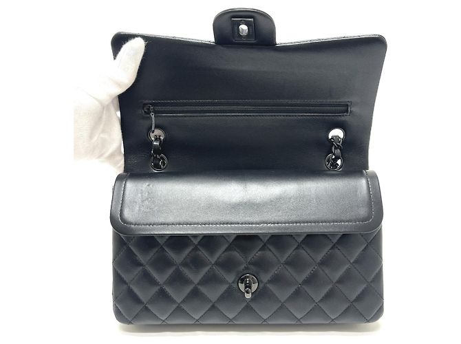 Borsa a tracolla Chanel A01112 Matelassé Nero - vista 11