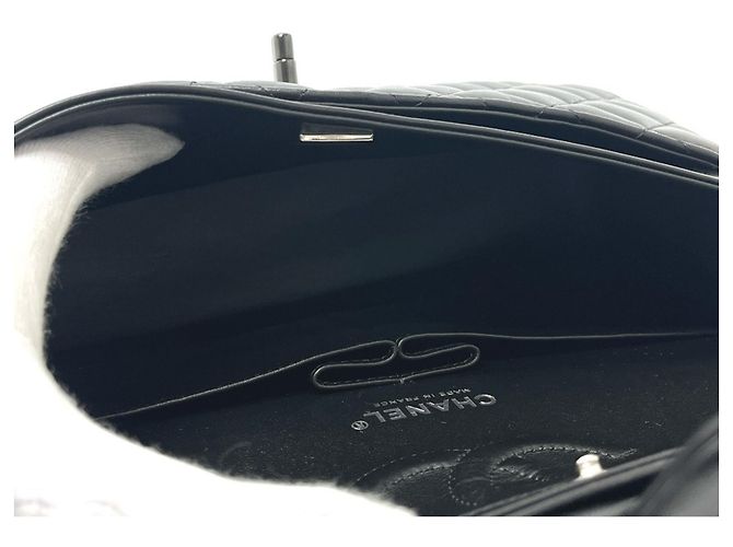 Borsa a tracolla Chanel A01112 Matelassé Nero - vista 15