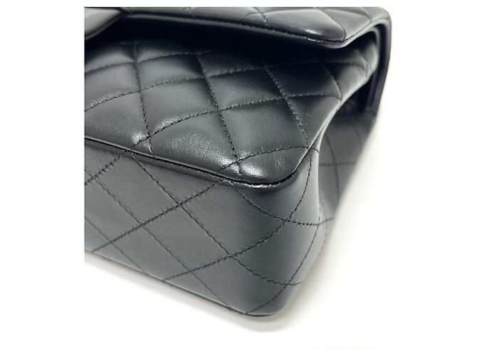 Borsa a tracolla Chanel A01112 Matelassé Nero - vista 6