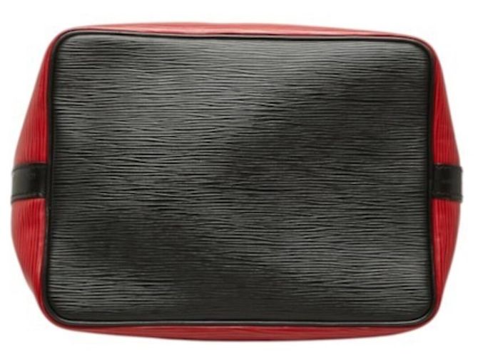 Noe Borsa a tracolla Louis Vuitton Epi Petit Noé Nero Rosso - vista 3