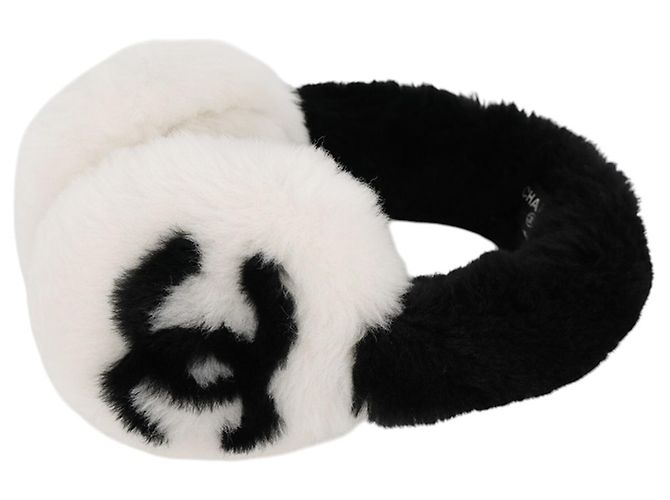 Scaldaorecchie Chanel della Collezione Neige Nero Bianco - vista 4