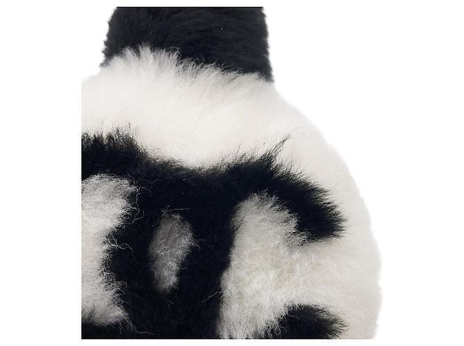 Scaldaorecchie Chanel della Collezione Neige Nero Bianco - vista 8