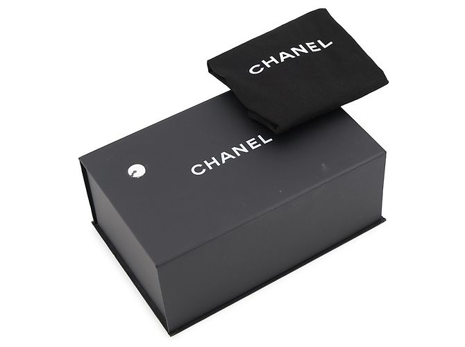 Borsa a tracolla Chanel Matelassé White Bianco - vista 15